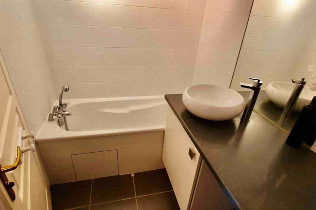 Tichnich Appartement - 2 Bedrooms - 1 Min Away From Train Station Annemasse Luaran gambar